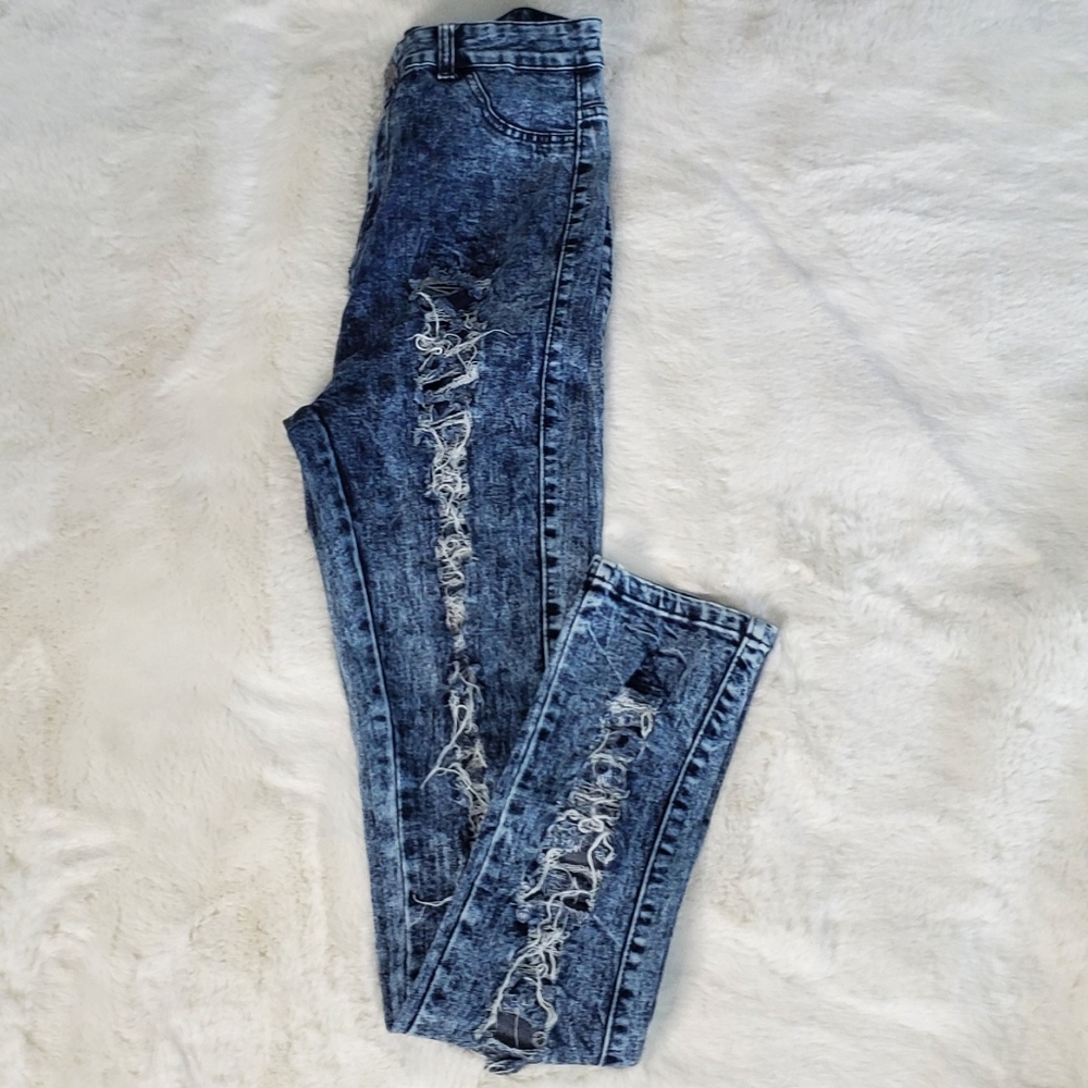 Distressed High Waist Jeans